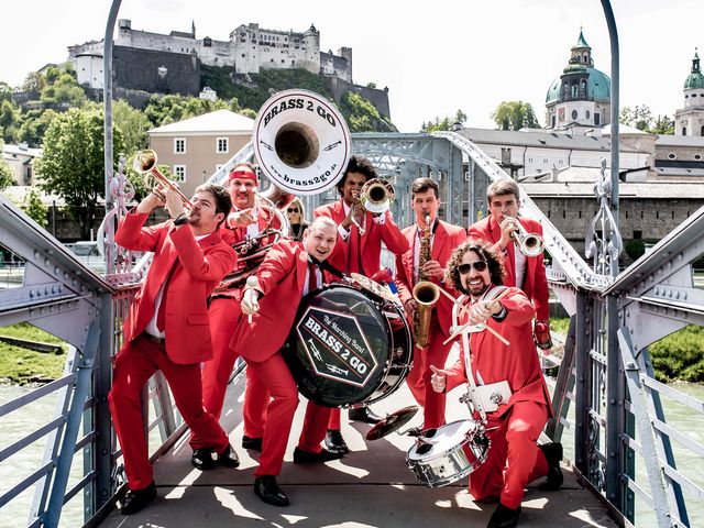 walkingact brassband brass2go Salzburg vielklang festival